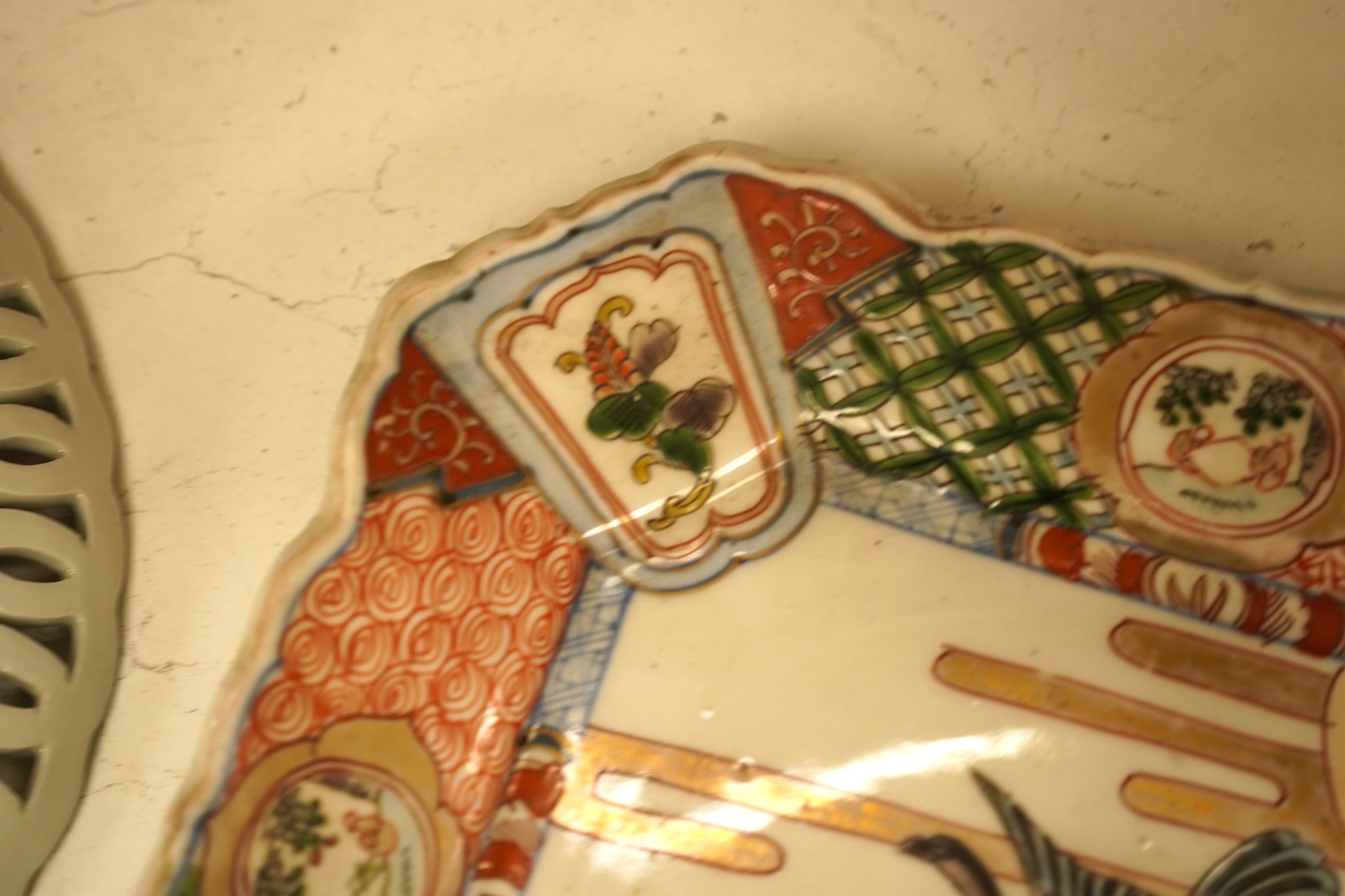Two Japanese Imari dishes, Meiji period, largest 32.5cm